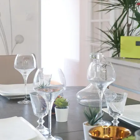 Maison Renovee Proche Centre-ville - 5 Personnes 別荘 *